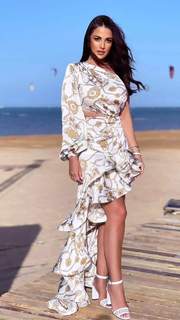 Dorra Zarrouk feet photo thumbnail