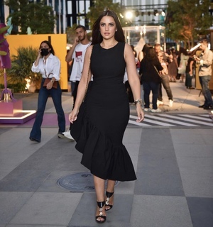 Dorra Zarrouk feet photo thumbnail