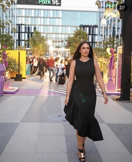Dorra Zarrouk feet photo thumbnail
