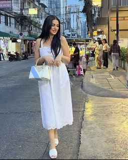 Dorra Zarrouk feet photo thumbnail
