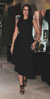 Dorra Zarrouk feet photo thumbnail