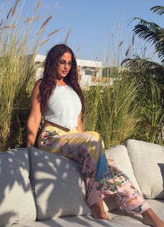 Dorra Zarrouk feet photo 14