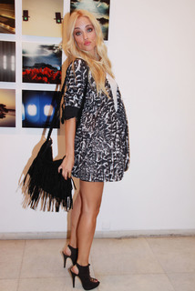 Doukissa Nomikou feet photo thumbnail