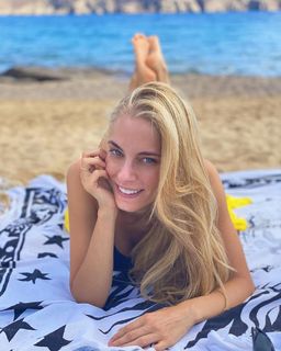 Doukissa Nomikou feet photo thumbnail
