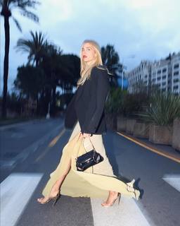 Doukissa Nomikou feet photo thumbnail