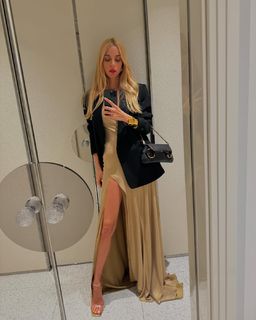 Doukissa Nomikou feet photo thumbnail