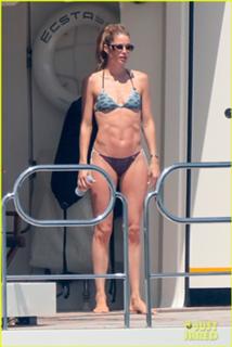 Doutzen Kroes feet photo thumbnail