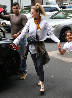 Doutzen Kroes feet photo thumbnail