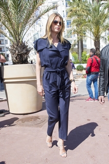 Doutzen Kroes feet photo thumbnail