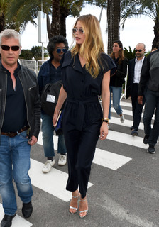 Doutzen Kroes feet photo thumbnail