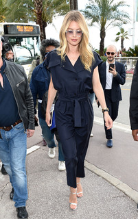 Doutzen Kroes feet photo thumbnail