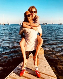 Doutzen Kroes feet photo thumbnail