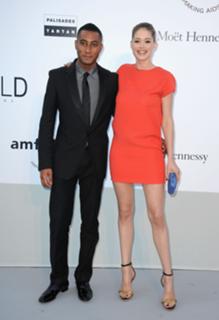 Doutzen Kroes feet photo thumbnail