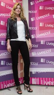Doutzen Kroes feet photo thumbnail
