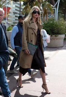 Doutzen Kroes feet photo thumbnail