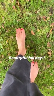 Doutzen Kroes feet photo thumbnail