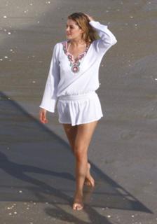 Doutzen Kroes feet photo thumbnail
