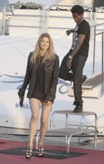 Doutzen Kroes feet photo thumbnail