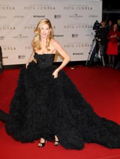 Doutzen Kroes feet photo thumbnail