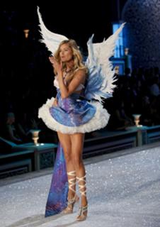 Doutzen Kroes feet photo thumbnail