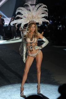 Doutzen Kroes feet photo thumbnail