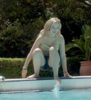 Dove Cameron feet photo thumbnail