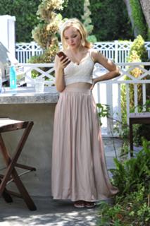 Dove Cameron feet photo thumbnail