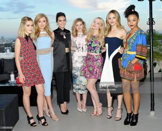 Dove Cameron feet photo thumbnail