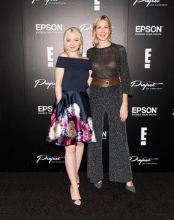 Dove Cameron feet photo thumbnail