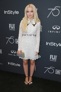 Dove Cameron feet photo thumbnail