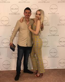 Dove Cameron feet photo thumbnail
