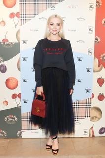 Dove Cameron feet photo thumbnail