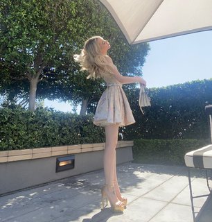 Dove Cameron feet photo thumbnail