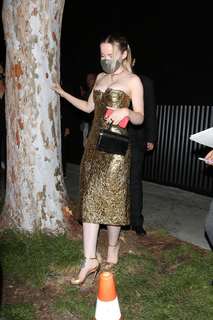 Dove Cameron feet photo thumbnail