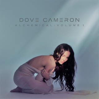 Dove Cameron feet photo thumbnail