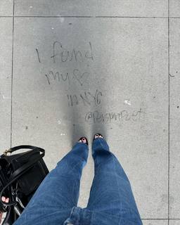 Dove Cameron feet photo thumbnail