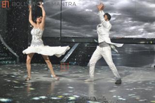 Drashti Dhami feet photo 8