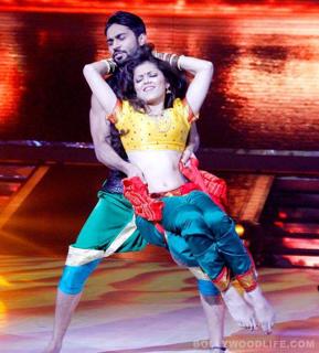 Drashti Dhami feet photo 4
