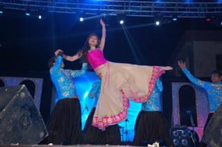 Drashti Dhami feet photo 12