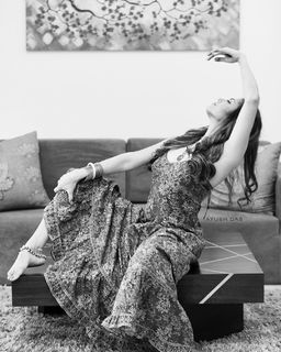 Drashti Dhami feet photo 3