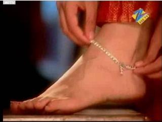 Drashti Dhami feet photo 6
