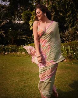 Drashti Dhami feet photo 2