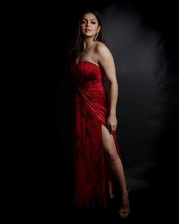 Drashti Dhami feet photo 17