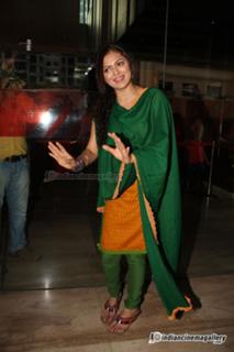 Drashti Dhami feet photo 17