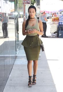 Draya Michele feet photo thumbnail