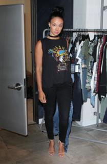 Draya Michele feet photo thumbnail