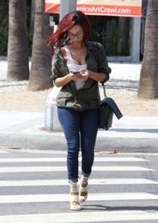 Draya Michele feet photo thumbnail