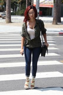 Draya Michele feet photo thumbnail