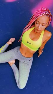 Draya Michele feet photo thumbnail