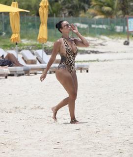 Draya Michele feet photo thumbnail